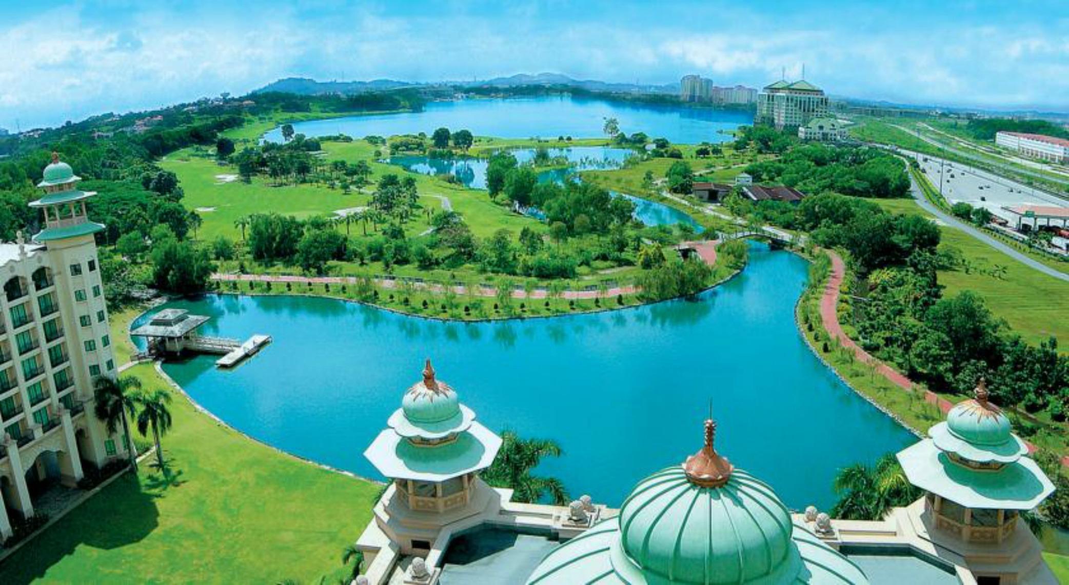 Palace Of The Golden Horses Seri Kembangan Buitenkant foto Putra Lakeside Golf Course
