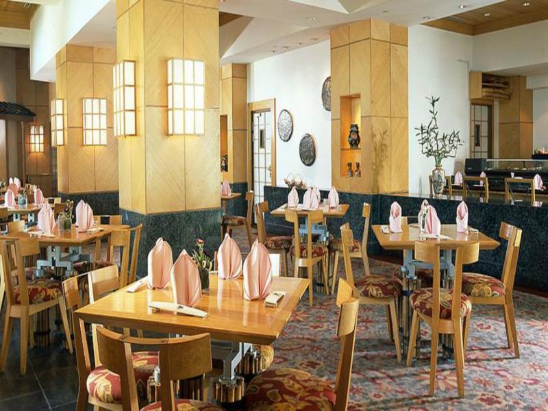 Palace Of The Golden Horses Seri Kembangan Buitenkant foto The restaurant