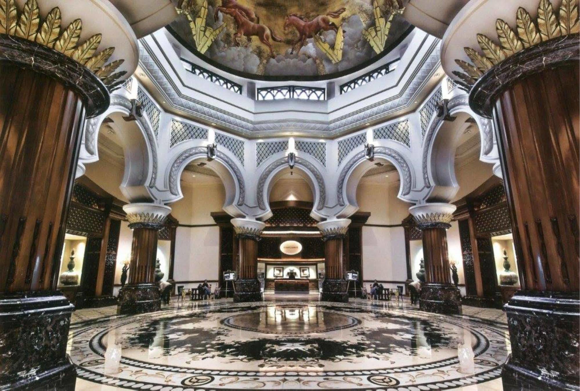 Palace Of The Golden Horses Seri Kembangan Buitenkant foto The lobby of the hotel